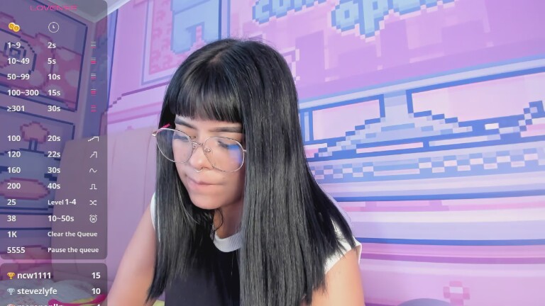 18alice's Streamate show and profile